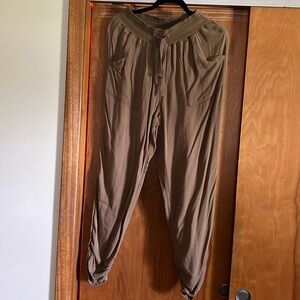 Ci Sono size M pants. Tan, baggy and cropped.